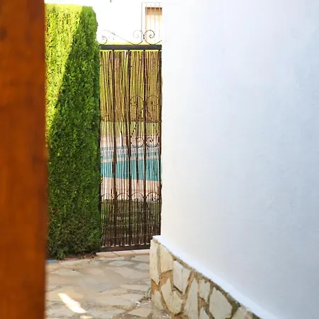 Deniahouse בית נופש *